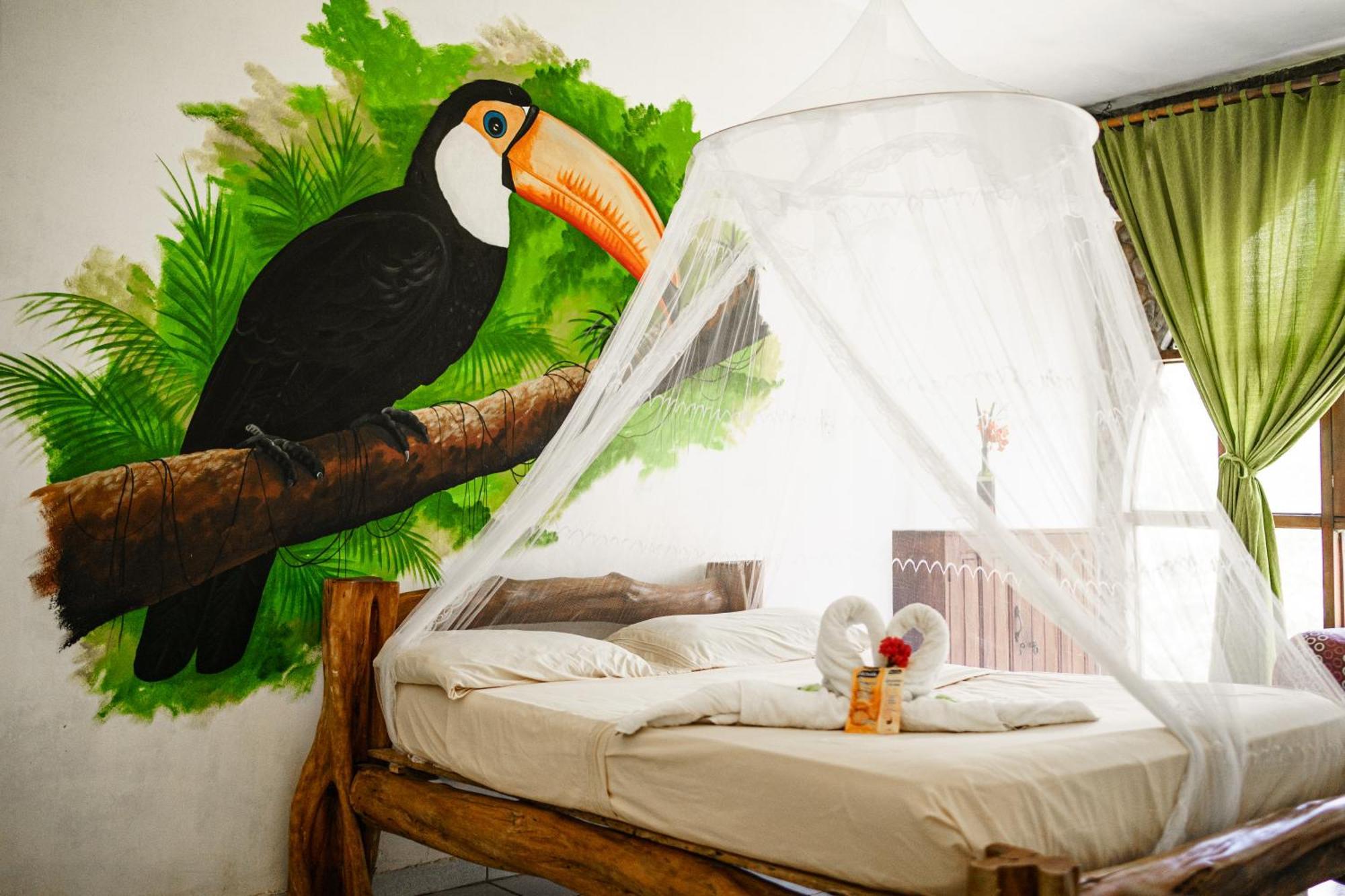 Lobo Hostel - Rurrenabaque (Adults Only) Экстерьер фото